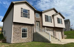 206 Sandstone Drive, St Robert, MO 65584