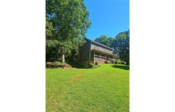 4449 Inns Brook Drive, Snellville, GA 30039
