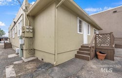 163 SW 1st Street, Ontario, OR 97914