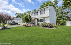 40 Cherry Tree Circle, Howell, NJ 07731