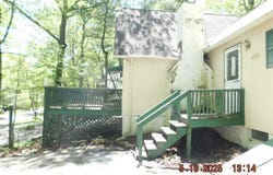 138 Sandstone Drive, Dingmans Ferry, PA 18328