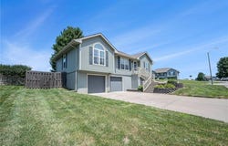 806 Sunflower Street, Smithville, MO 64089