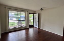 1635 E Hanover Street, Springfield, MO 65804