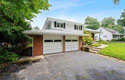 582 E Stanton Avenue, Columbus, OH 43214