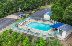 194 Sac Road, Sunrise Beach, MO 65079-5632