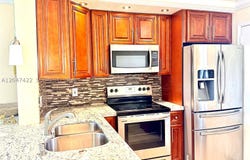 500 NE 12th Ave, Hallandale Beach, FL 33009