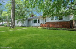 424 Colleen Court, Toms River, NJ 08755