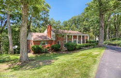 5 WILSON Circle, Milton, PA 17847