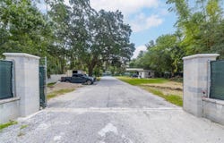 201 S LAKEWOOD Drive, BRANDON, FL 33511