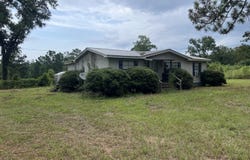 811 Davis, Dudley, GA 31022