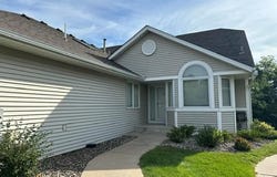 7043 Oak Pointe Curve, Bloomington, MN 55438