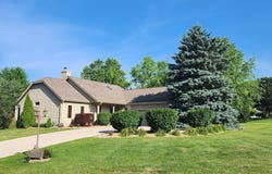 W279n5331 Hanover Hill Ct, Lisbon, WI 53089