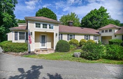 109 School St, Groveland, MA 01834