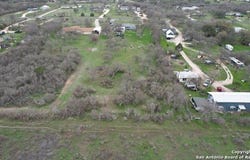 209 COUNTY ROAD 5720, Castroville, TX 78009-2126