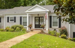 134 Rivermont Dr, Sheffield, AL 35661