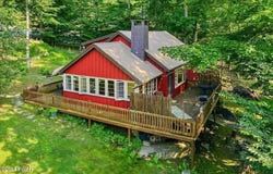 112 Beechwood Cove Road, Greentown, PA 18426