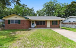 205 Walnut Drive, Ocean Springs, MS 39564