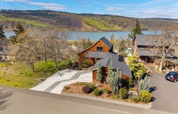855 5TH Ave, Mosier, OR 97040