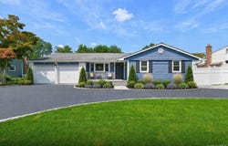 27 Osage Drive, Huntington Station, NY 11746