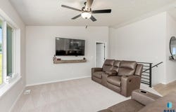 812 Sarah C Cir, Garretson, SD 57030