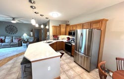 9215 S 51st St, Franklin, WI 53132