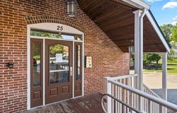 25 Cedar St, Amesbury, MA 01913