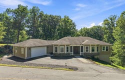 1007 Hampstead Road, Bushkill, PA 18324