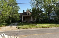 502 E Burlington Avenue, Fairfield, IA 52556