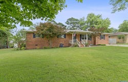 302 Cherry Street NW, Hartselle, AL 35640
