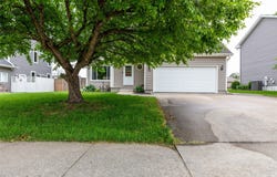 714 SE Dolan Drive, Grimes, IA 50111