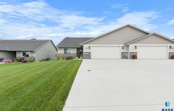 106 S 15th Ave, Rock Rapids, IA 51246