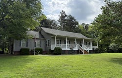 614 Pike Drive, Trenton, GA 30752