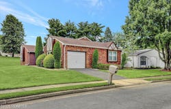 14 Weston Court, Marlboro, NJ 07746