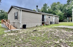 322 6TH Way, Interlachen, FL 32148