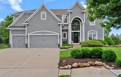 19600 W 98TH Street, Lenexa, KS 66220