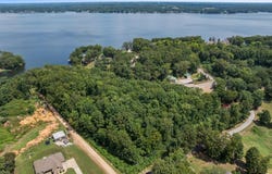 000 Lime Kiln Hollow Dr, Muscle Shoals, AL 35661