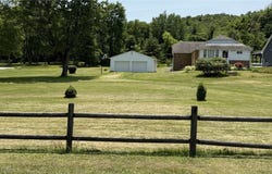 4598 Maple Grove Road SE, Uhrichsville, OH 44683