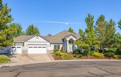 1088 Oak Grove Court, Eagle Point, OR 97524