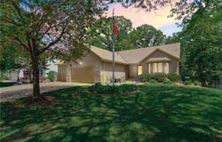 2199 Holly Avenue N, Oakdale, MN 55128