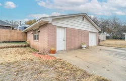 2213 Straight Street, Harrah, OK 73045