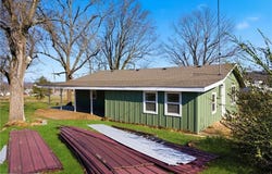 1126 S 2nd ST, Stilwell, OK 74960