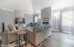 3017 Velden Dr, Louisville, KY 40220