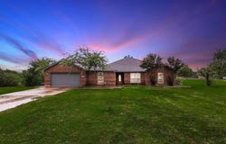 8424 Marianna Way, Alvarado, TX 76009