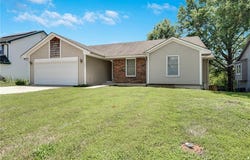 1216 SW Huntington Drive, Blue Springs, MO 64015