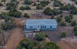 8469 Airport Drive, Show Low, AZ 85901