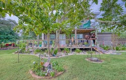 233 Lakeview Dr, ROCKPORT(HOLIDAY BEACH), TX 78382