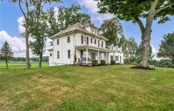 5706 Kemary Avenue SW, Navarre, OH 44662