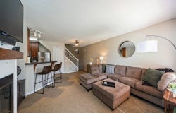 150 S Prairie View Drive unit: 209, West Des Moines, IA 50266