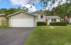 385 Northgate Road, Lindenhurst, IL 60046