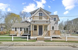 33 Vineyard Avenue, Oak Bluffs, MA 02557